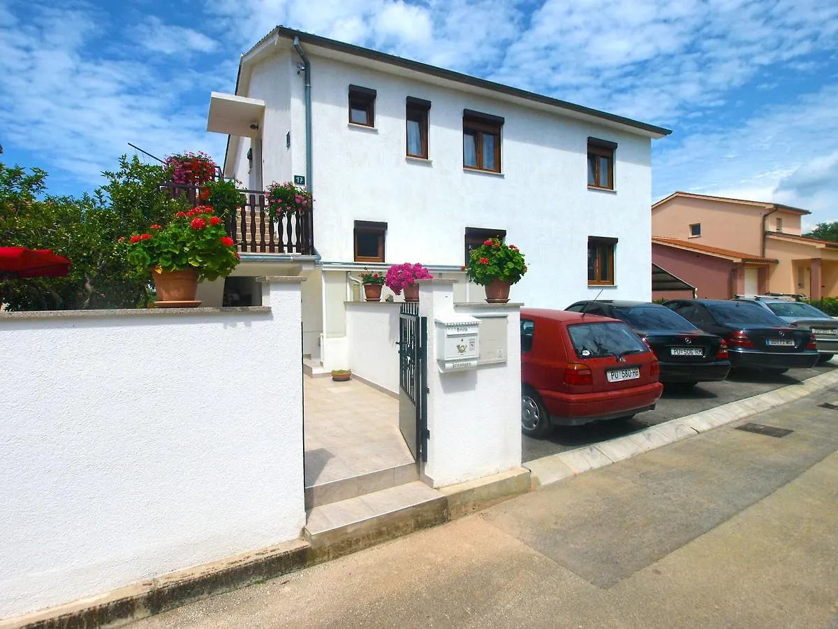 Apartments Mirko 647 Pula Croatia