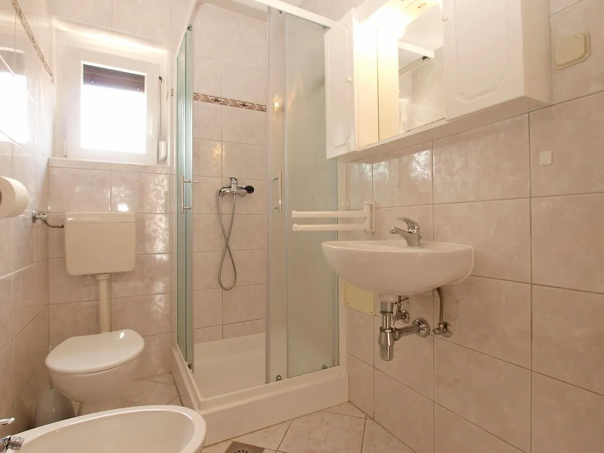 Apartments Mirko 647 Pula 0*,  Croatia
