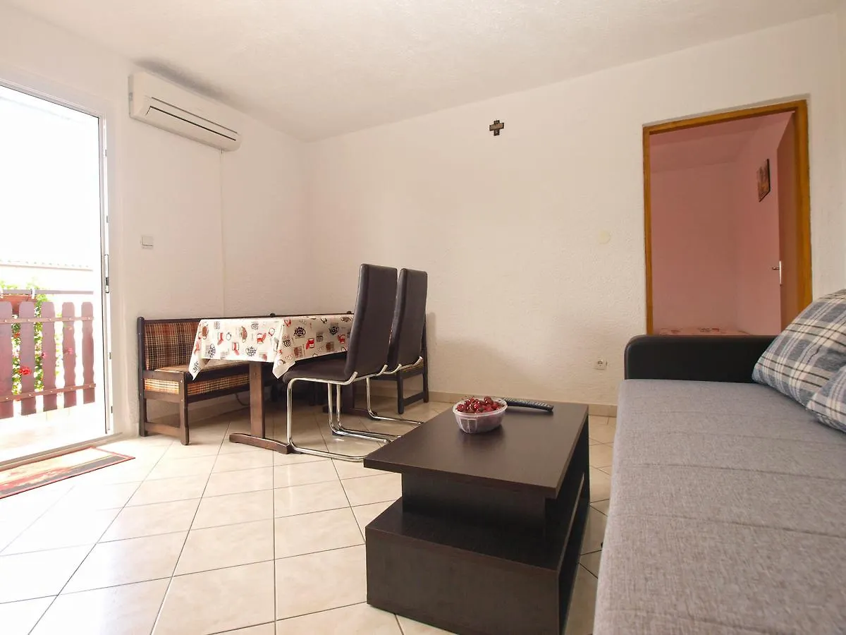 Apartments Mirko 647 Pula Croatia
