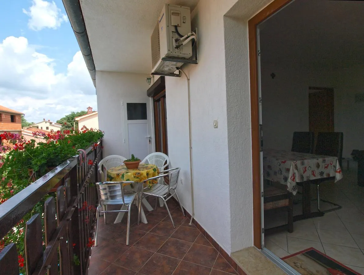 Apartments Mirko 647 Pula Croatia