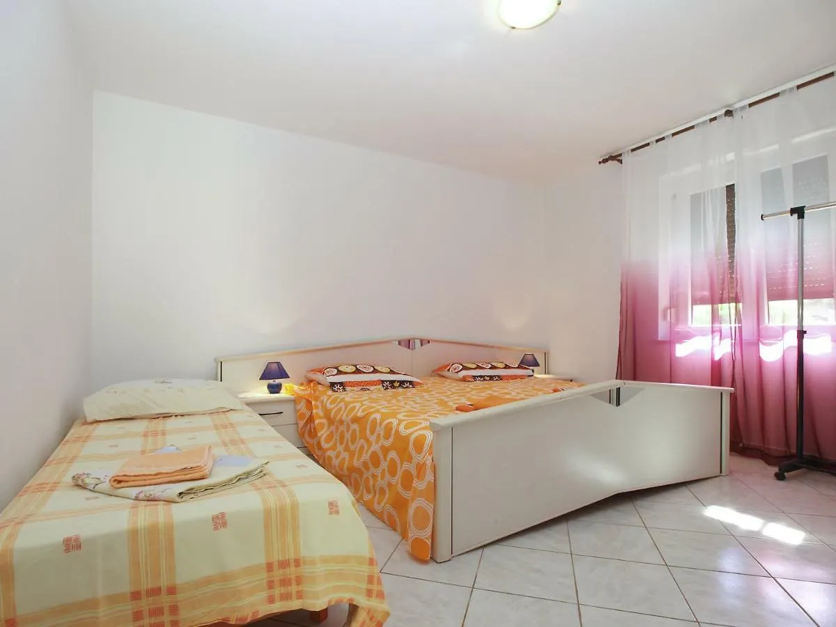 Apartments Mirko 647 Pula Croatia